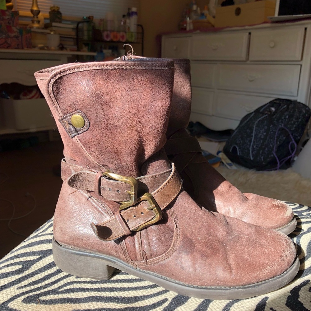 Brown buckled boots